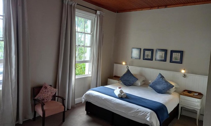 Grahamstown House | Inviting 137 High Street Guest House - Family Friendly Stay