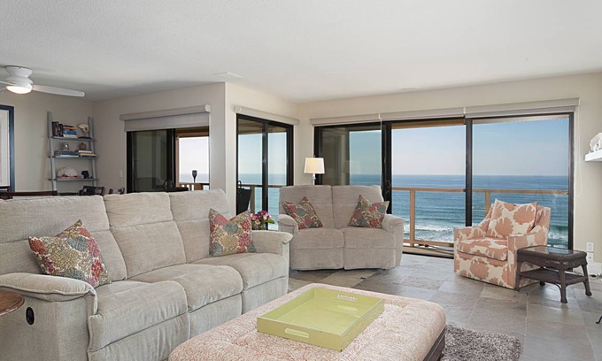 Solana Beach Apartment | Spacious 2-Bedroom Apartment with Ocean View and Pool