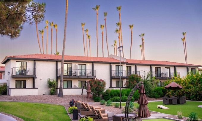 New Papago Parkway Apartment | Convenient Getaway: Pools, Spa & Wifi Minutes from Old Town