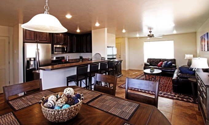 Moab South Valley House | Delicate Arch Delight: 9.8 Rated with Pool & Spa Amenities