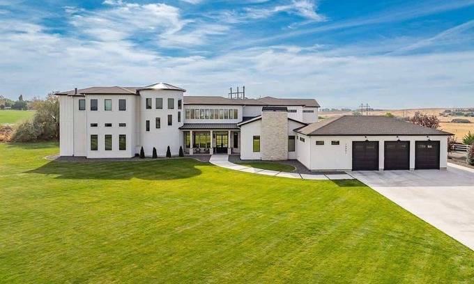 Nampa House | 14,000 SqFt Estate w/Gym Theater Suana Sleeps 40+
