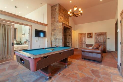 Parowan Apartment | 14 Guests 5BR 2BA At-Home Gym & Spacious Living