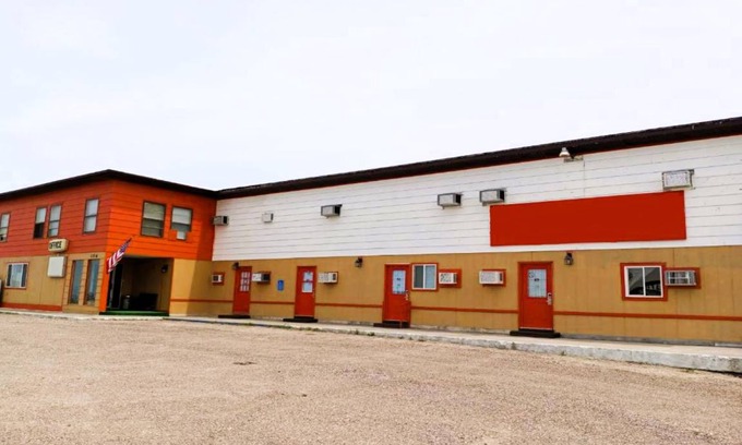 Northeast Entrance Badlands Hotel | Budget-Friendly Love Hotel Badlands in Kadoka, SD