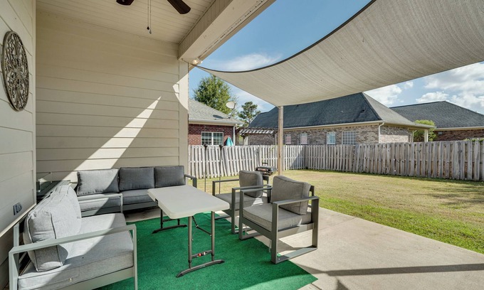Evans House | 14 Mi to Augusta! Family Home w/Pet-Friendly Yard