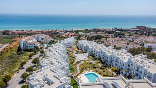 Alcorrin Apartment | Modern Apartment with Terrace, Sea View & Jacuzzi in Manilva