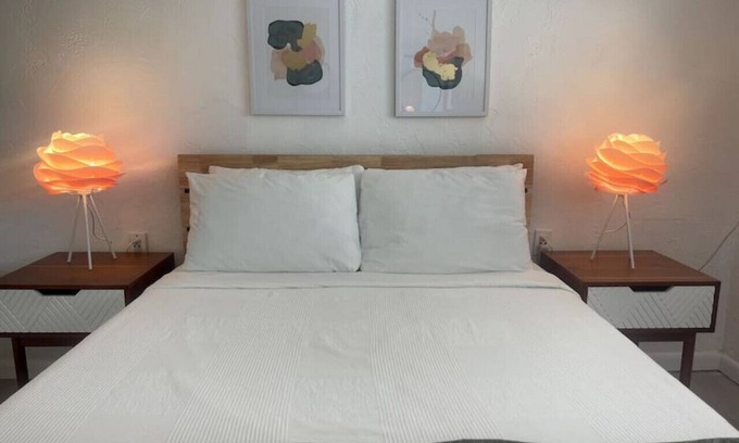 Bay Esplanade Apartment | Oceanfront Surf n Sand Studio Apartment with Kid-Friendly Perks