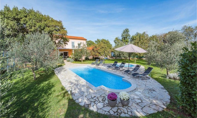 Pavicini House | Spacious 3-Bedroom House with Private Pool & Top Ratings