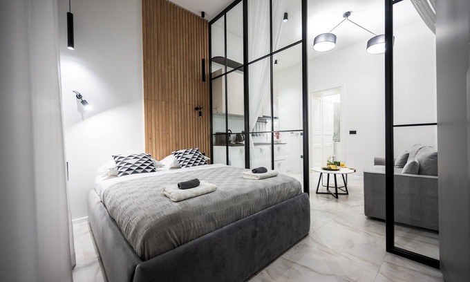 Old Town Apartment | Spacious 140 SQM Apartment Ideal for Group Getaways