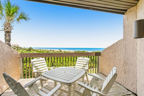 Fernandina Beach House | Relax at 1402 Windsong: Oceanfront Family Retreat
