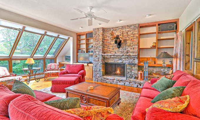 Plymouth House | Exceptional 1477 Salt Ash Road: Family-Friendly Retreat