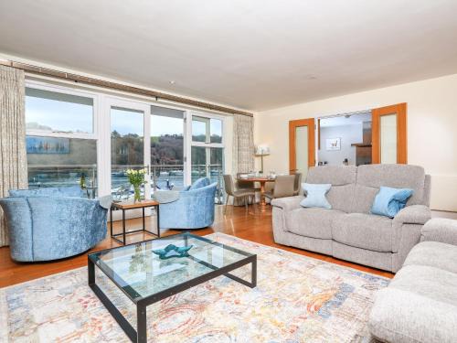 Dartmouth Apartment | Discover 15 Dart Marina: A Premier 4-Star Retreat