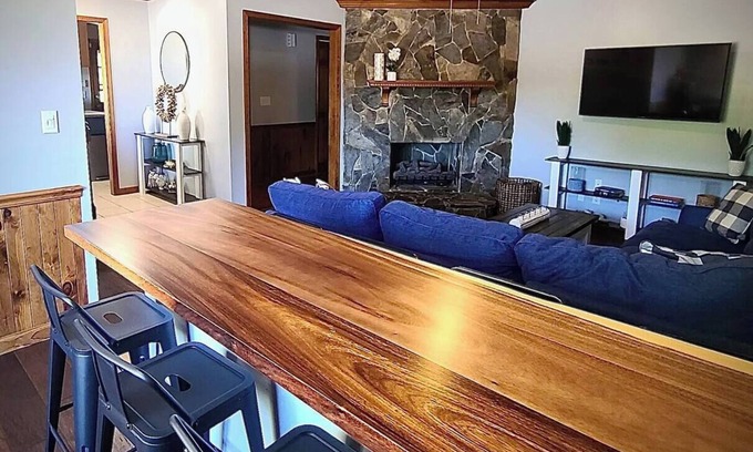 Greenville - Spartanburg House | Discover Fisher’s Paradise on Lake Saluda with Boat Ramp