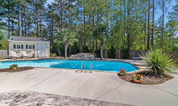 Evans House | Perfect Family Retreat with Pool Near Augusta Masters Golf