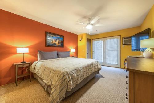 Hood River Apartment | Scenic Lodge with Hood River Bridge Views & Family-Friendly Amenities