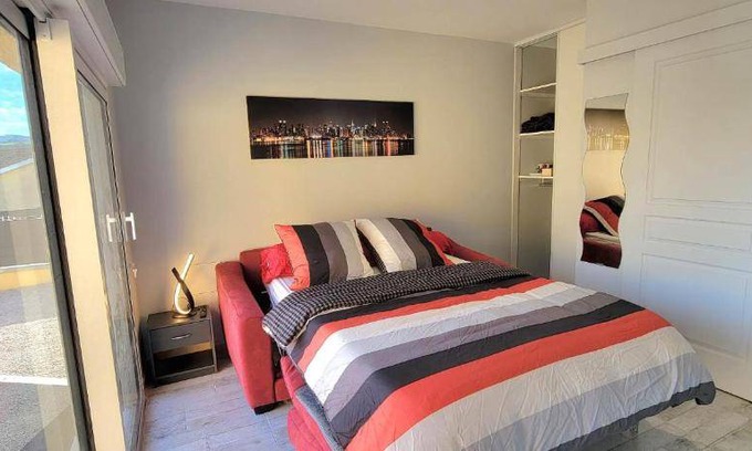 Prisse Bed & Breakfast | Cozy Bed and Breakfast with Kitchen for 2 Guests