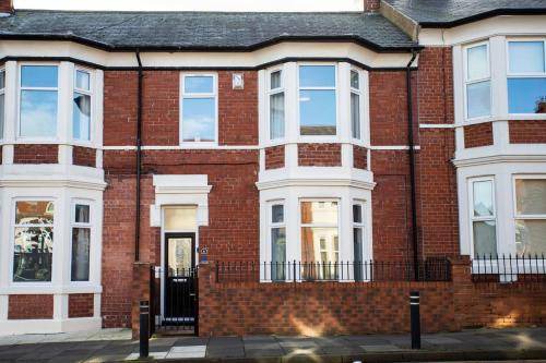 North Shields Bed & Breakfast | Cozy Bed and Breakfast with Kitchen & Pet-Friendly Perks