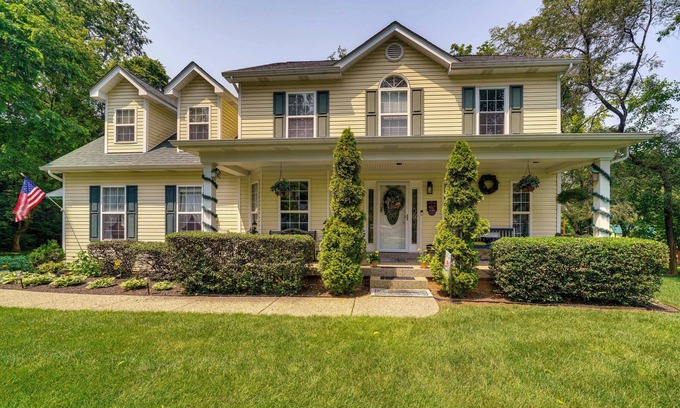 Jeffersontown House | 15 Mi to Louisville: Family Home w/Private Yard!