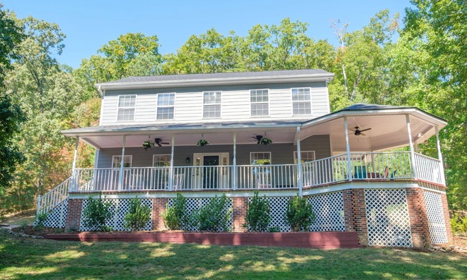 Bynum House | Ideal 3BR Retreat Near UNC with Top Amenities