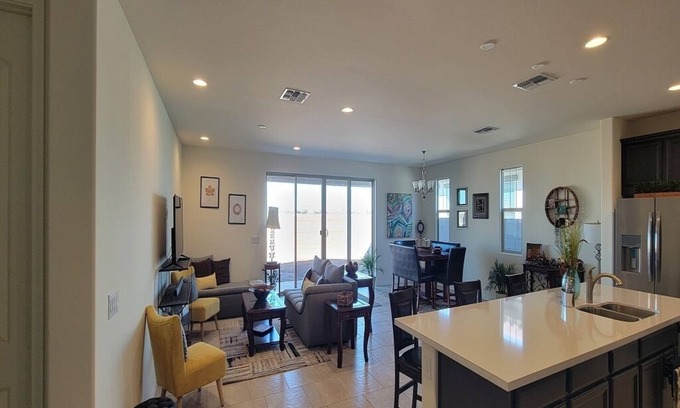 Tolleson House | Family-Friendly Retreat: 15 Mins to Super Bowl Fun!
