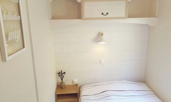 Anneville-sur-Scie House | Relaxing Retreat with Private Jacuzzi, 15 Min to the Sea