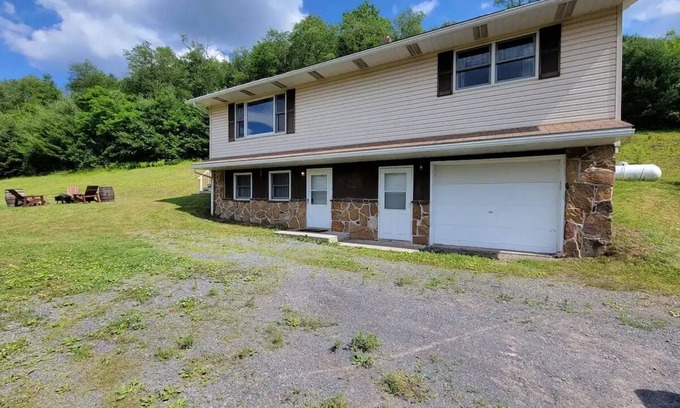 Swanton House | Pet-Friendly Retreat Near Deep Creek Lake and Ski Resort