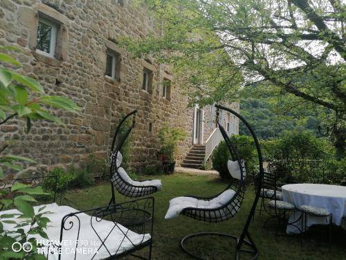 Mariac House | Spacious 4-Bedroom House with Kitchen for 8 Guests