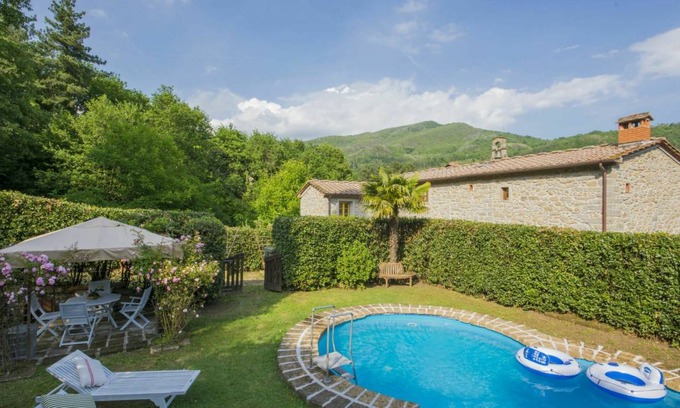 Pontito Villa | Spacious 4-Bedroom Villa with Pool for Up to 8 Guests