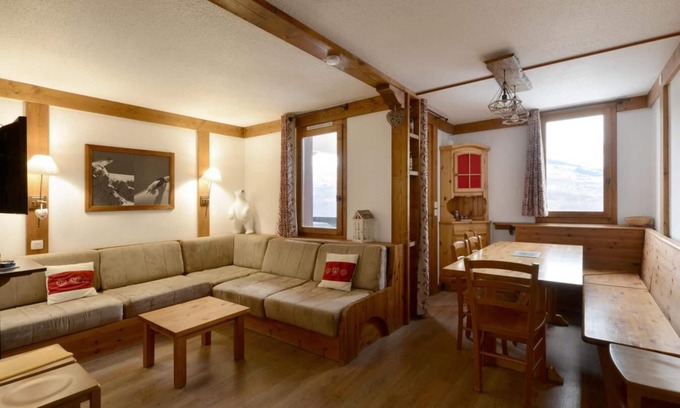 Montchavin Apartment | Cozy Retreat Near Ski Slopes with Balcony & Fireplace