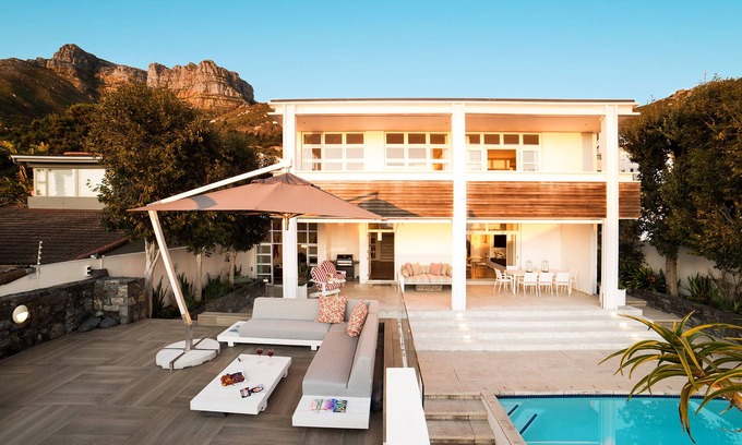Hout Bay Villa | Steps from Llandudno Beach with Ocean Views and Spa