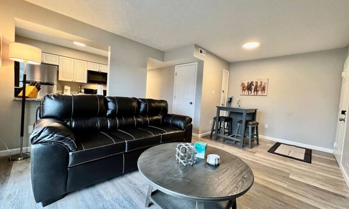 Middletown Condo | Comfortable Two Bedroom Getaway in Middletown with Laundry