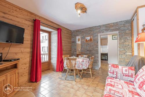 Lanslevillard Apartment | Pet-Friendly Retreat at 153 Rue des Rochers with Ocean View