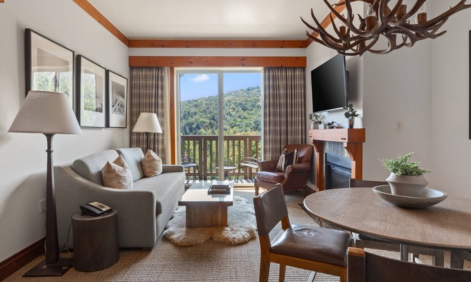 Stowe Area Cabin | Starr Retreat: 2-Bedroom with Spectacular Mount Mansfield Views