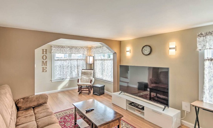 Meredith House | Spacious 3-Bedroom Home for Families & Groups of 10