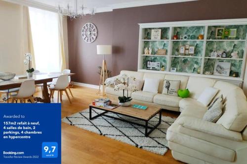 Valence Apartment | Spacious 4-Bedroom Retreat in Vibrant City Center