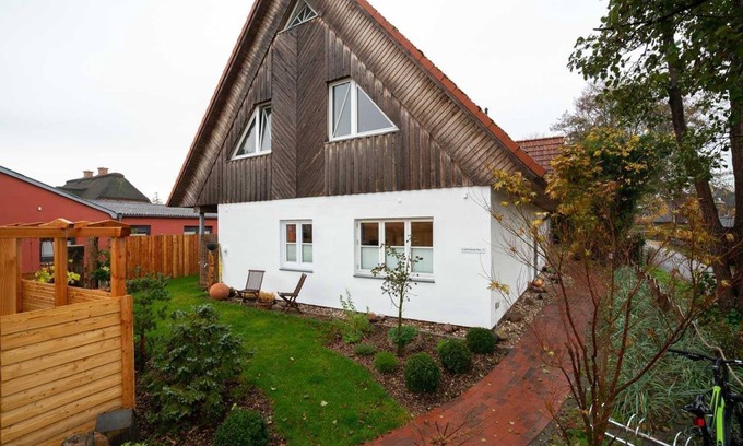 St. Peter-Ording Apartment | Unforgettable Oceanfront Retreat at Haus Gartenweg 3