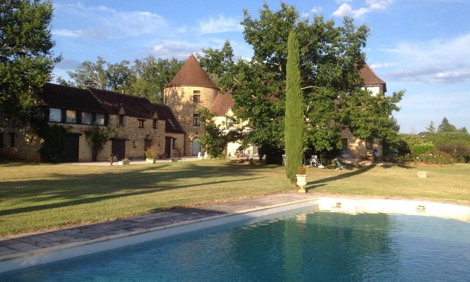 Sarlat-la-Caneda House | 15min SARLAT MANOIR with SWIMMING POOL 7Cb-7sb, WIFI + HOUSEHOLD INCLUDED