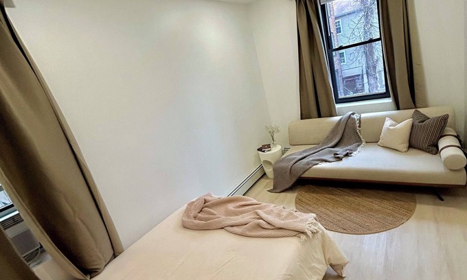 Union City House | 15MIN TO NYC-COZY HOME-FREE PARKING GARAGE-W&D-AC-WIFI