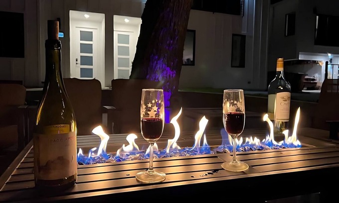 Blackshear-Prospect Hill House | Ideal 16 Guest Home with Rooftop Patio & Outdoor Lounge