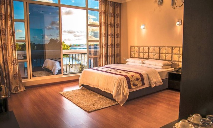 Hithadhoo Bed & Breakfast | Cozy Bed and Breakfast for Two with Pool Access