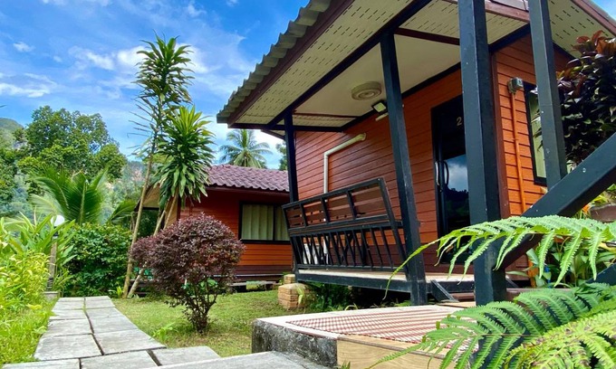 Tham Nam Phut House | Cozy Bungalow for 5 Guests with Kitchen - Rated 9/10