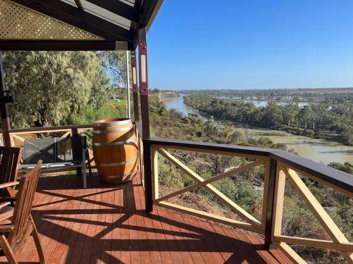 Waikerie House | Delightful 3-Bedroom House for 6 Guests – Pet Friendly Stay