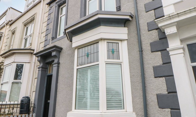 South Shields Cottage | 16 SEAFIELD TERRACE, pet friendly, with hot tub in South Shields