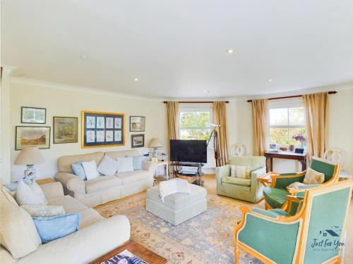 Bembridge House | Oceanfront Retreat at 16 Solent Landing - Rated 9.4/10