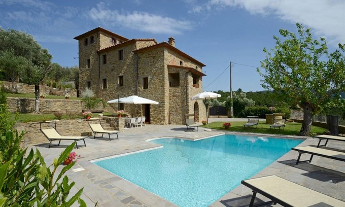 Cortona Villa | Spacious 4-Bedroom Villa with Private Pool for 8 Guests