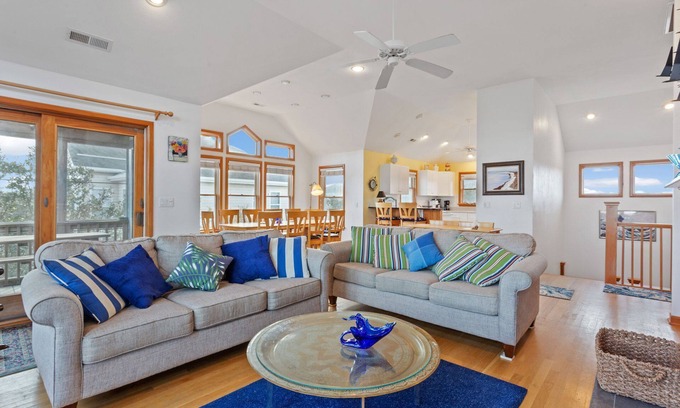 Buck Island House | 1606 Jouhara - 4 Min Walk to Beach, Pool & Ocean Views
