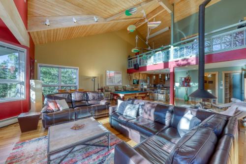 Woodmoor House | Child-Friendly Retreat at 161 Emmett Lode with Hot Tub