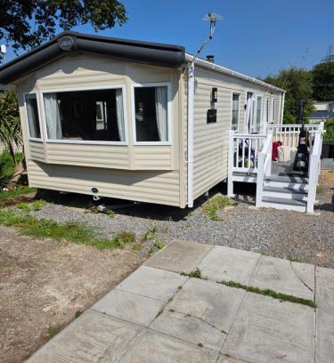 Warsash Resort | 163 Large Breeze