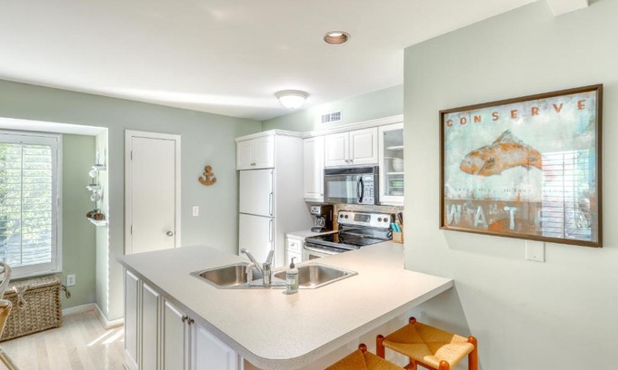 Seabrook Island Villa | Experience 1641 Courtside: Family-Friendly with Pool Access