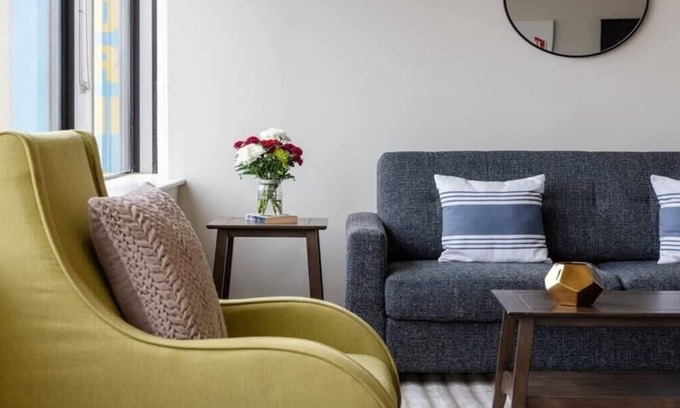 Downtown Dallas Apartment | Bold and Cozy Suites with Gym & Pet-Friendly Amenities