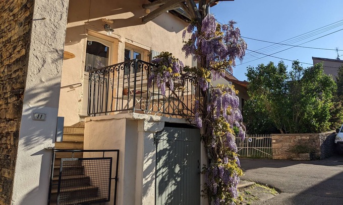 Saint-Gengoux-le-National House | Discover a Historic Winemakers Cottage in Saint Gengoux